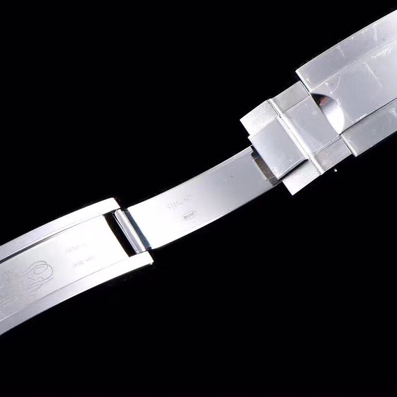 R*l*x YM Yacht Series Men