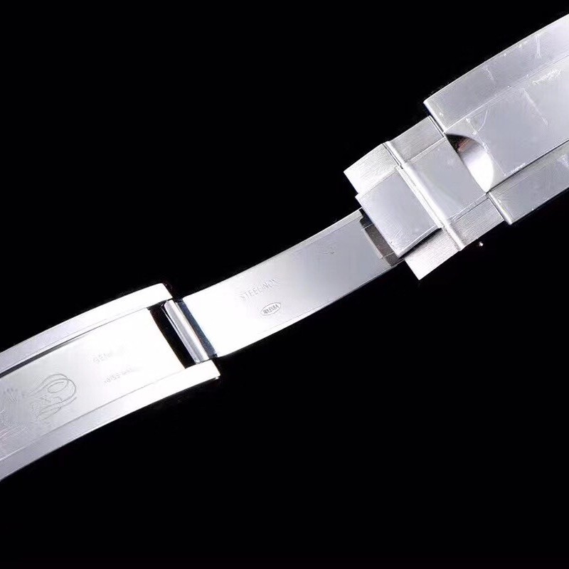 R*l*x YM Yacht Series Men