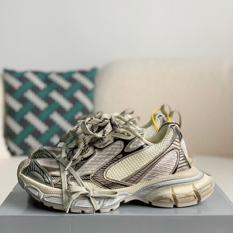 Ba*len*cia*ga Runner Sneakers