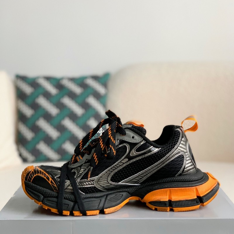 Ba*len*cia*ga Runner Sneakers