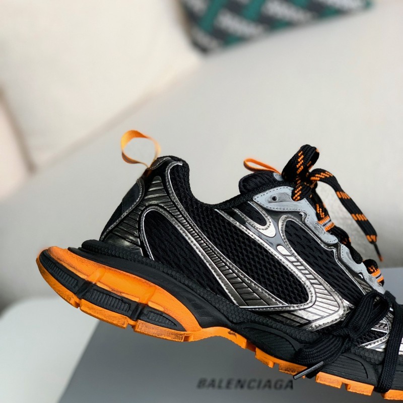 Ba*len*cia*ga Runner Sneakers