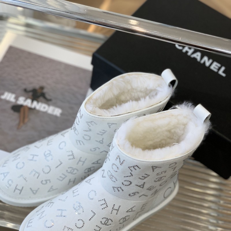 Ch*el Snow boots FW style