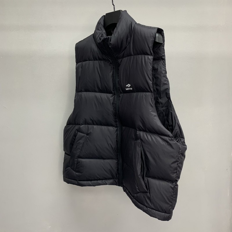 Ba*len*cia*ga reflective down vest
