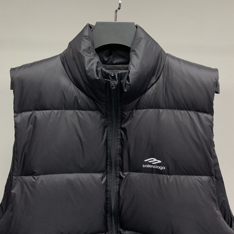Ba*len*cia*ga reflective down vest