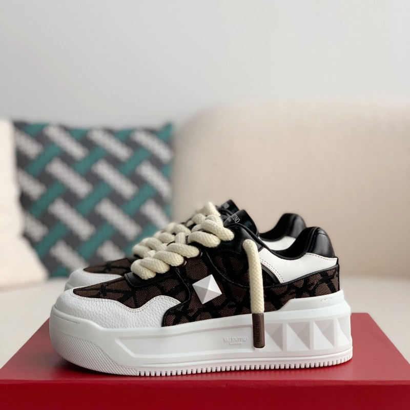 va*t*no One Stud Sneakers