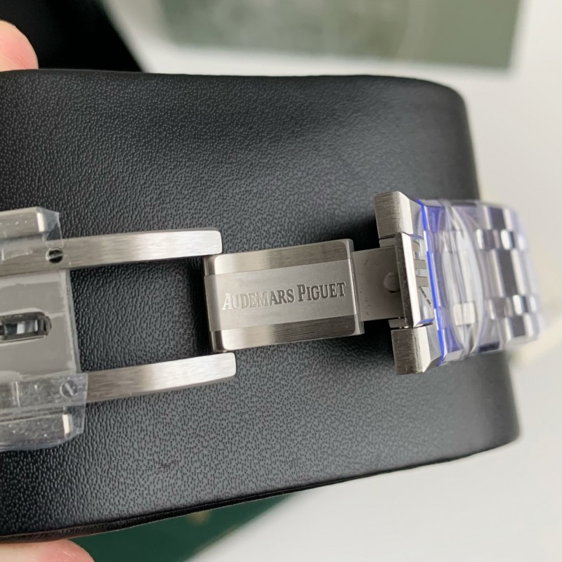 Audemars P*g*et Royal Oak 15500 Series Men