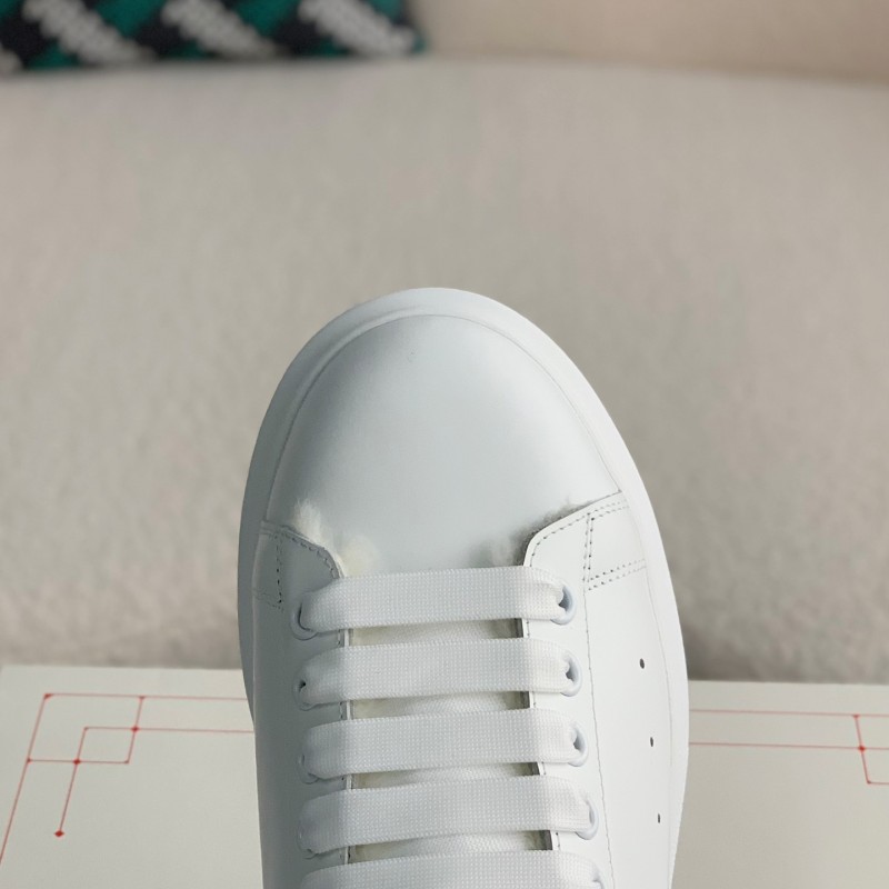 Ale*d*r M*Q*en Sneakers