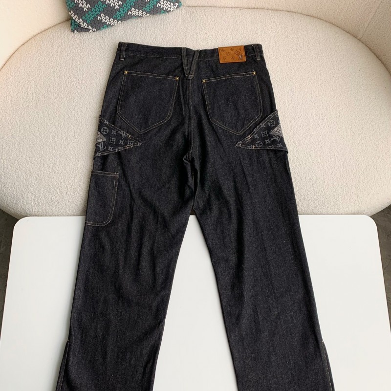 L0*is V*t0n costumes