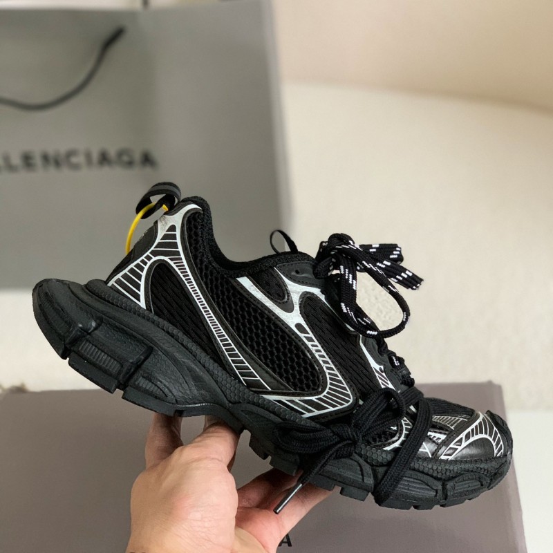 Ba*len*cia*ga Runner Sneakers