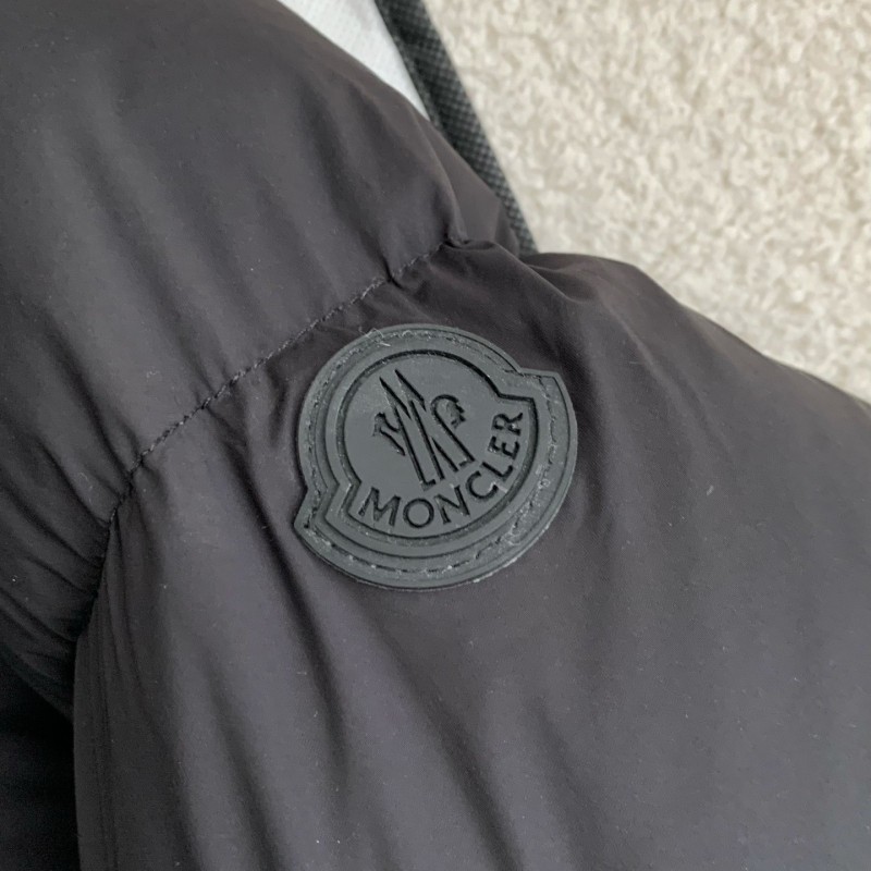 Moncler Montbeliard down jacket