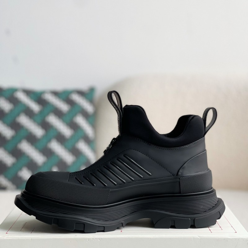 Ale*d*r M*Q*en Sneakers