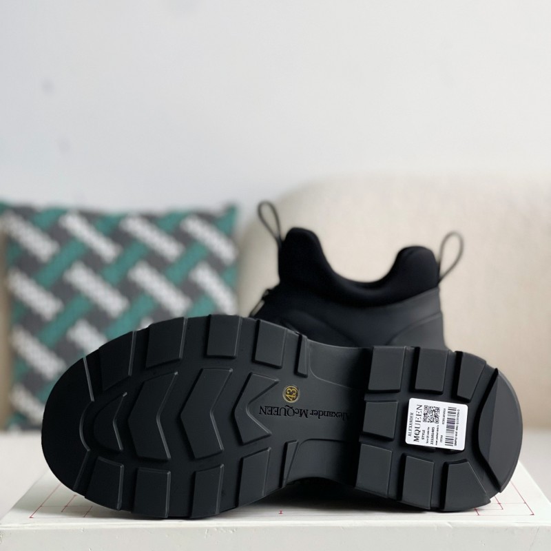 Ale*d*r M*Q*en Sneakers