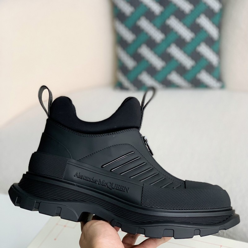 Ale*d*r M*Q*en Sneakers