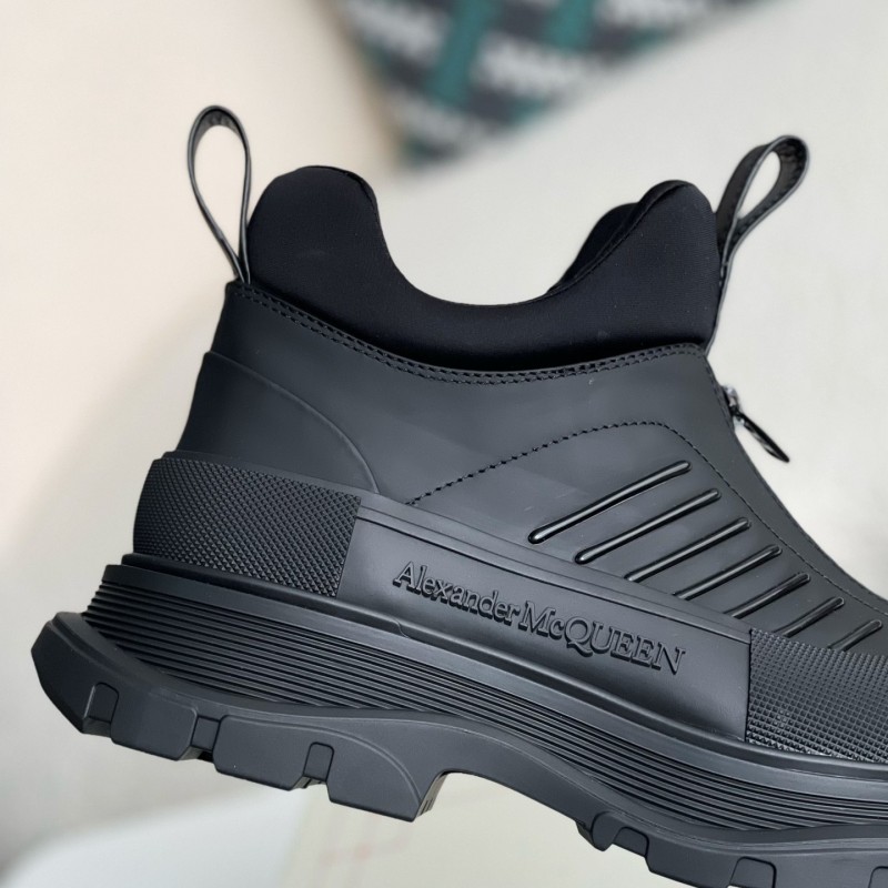 Ale*d*r M*Q*en Sneakers