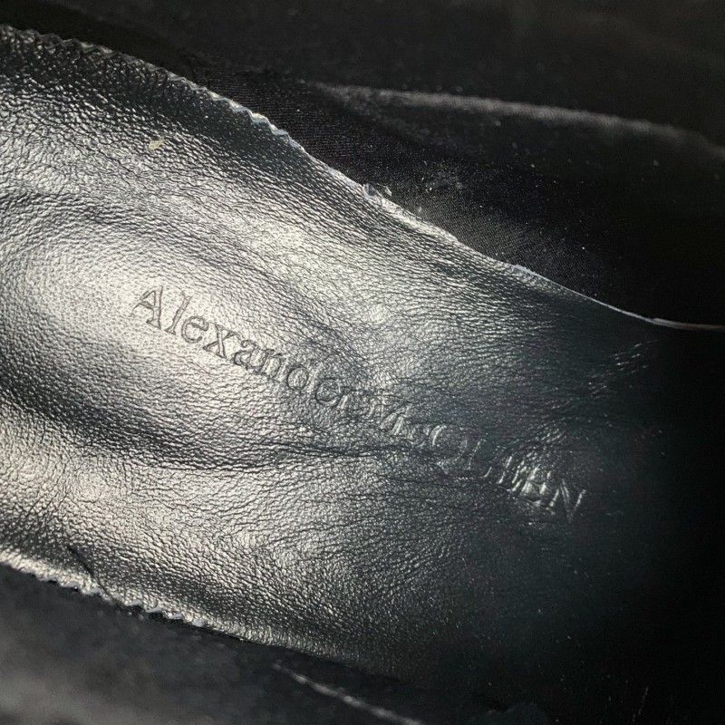Ale*d*r M*Q*en Sneakers