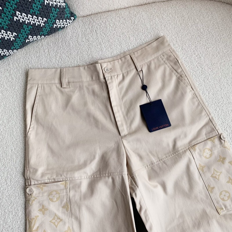 L0*is V*t0n costumes