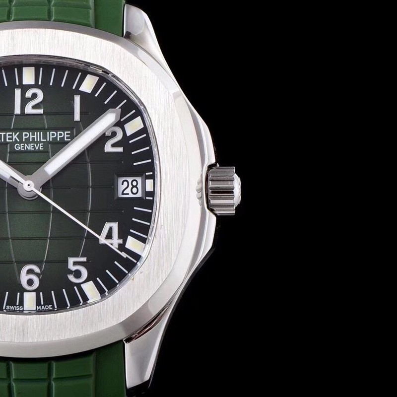 P**ek Ph**ppe Custom Green grenade 5167R series Watch