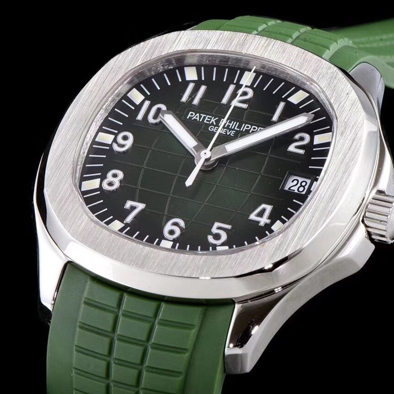 P**ek Ph**ppe Custom Green grenade 5167R series Watch