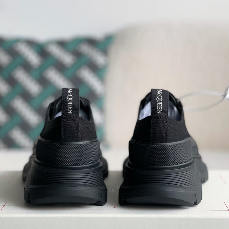 Ale*d*r M*Q*en Sneakers