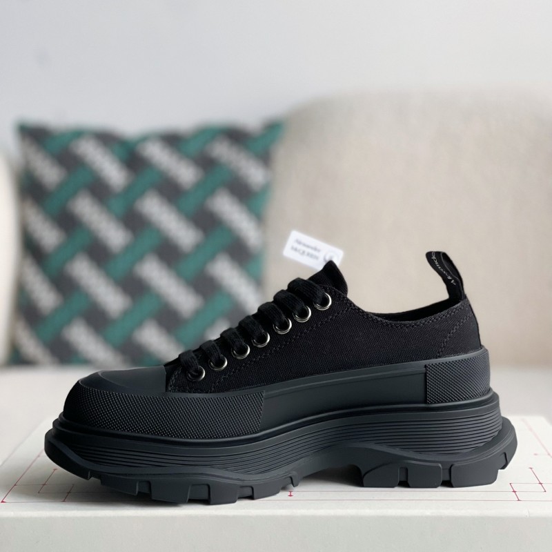 Ale*d*r M*Q*en Sneakers