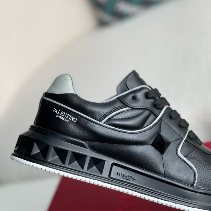 va*t*no One Stud Sneakers