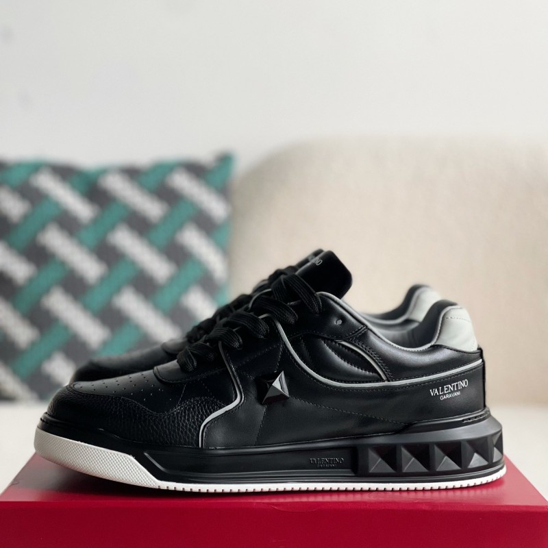 va*t*no One Stud Sneakers