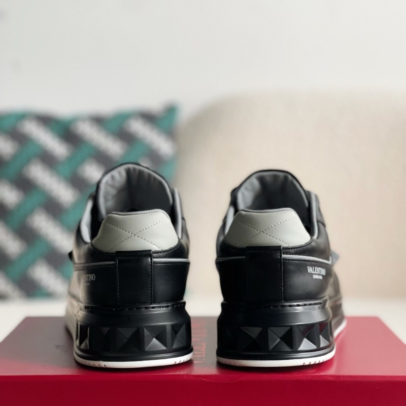 va*t*no One Stud Sneakers