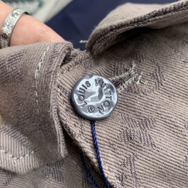 L0*is V*t0n  Jackets