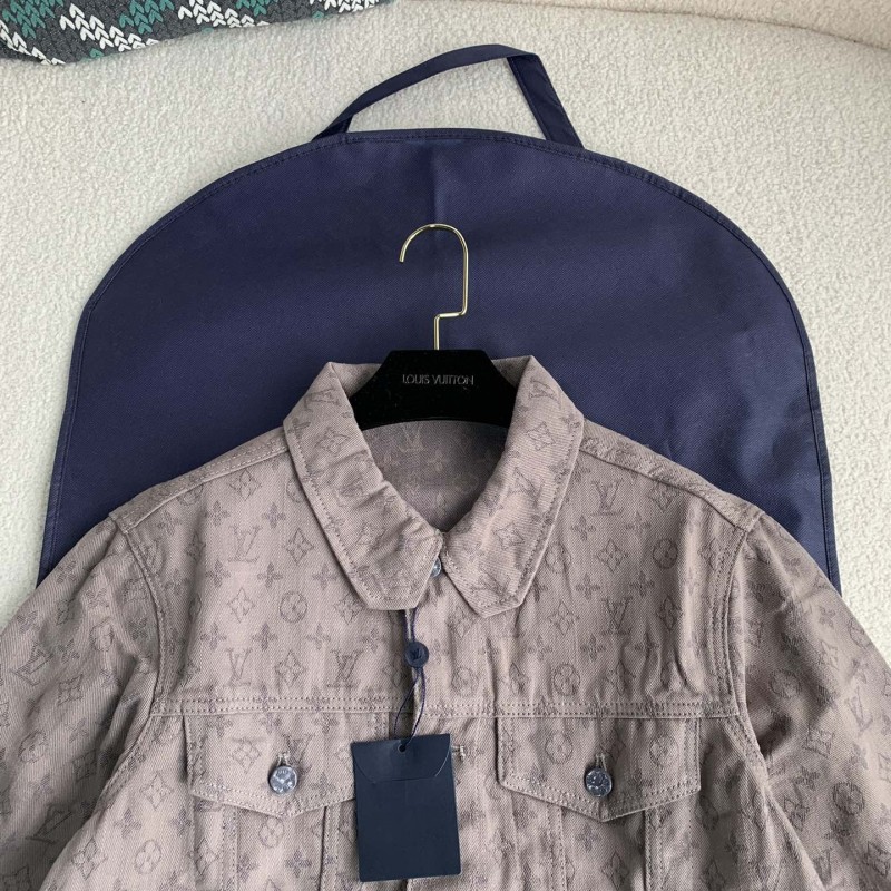 L0*is V*t0n  Jackets