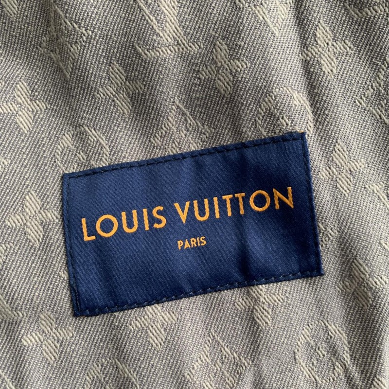 L0*is V*t0n  Jackets