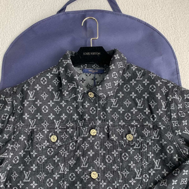 L0*is V*t0n  Jackets