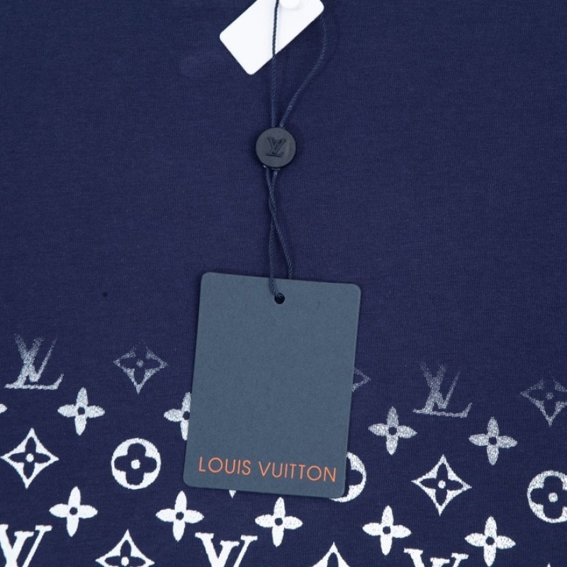 L0*is V*t0n 230,000 new T-shirts for spring and summer