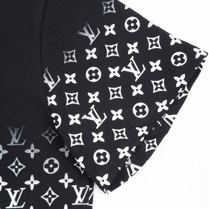 L0*is V*t0n 230,000 new T-shirts for spring and summer