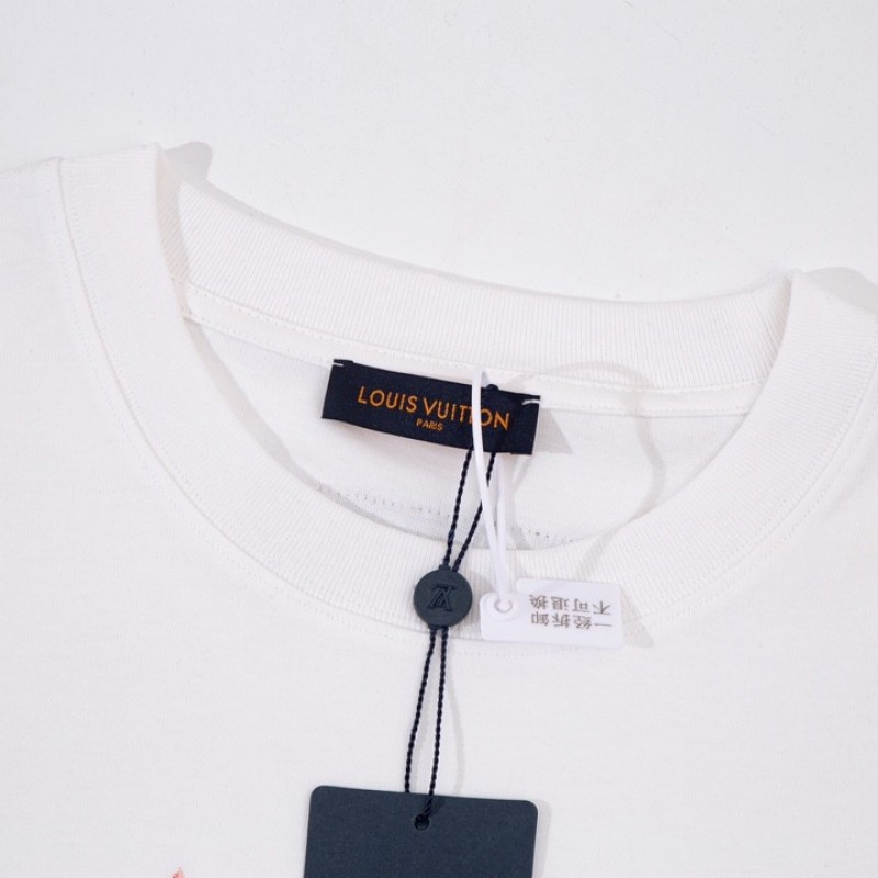 L0*is V*t0n 230,000 new T-shirts for spring and summer