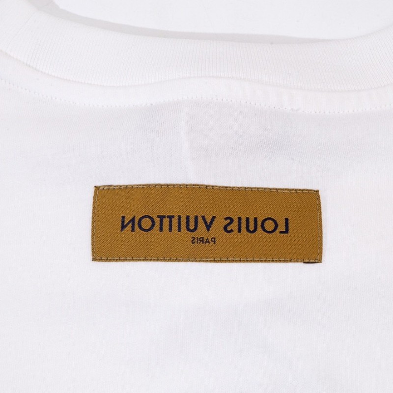 L0*is V*t0n 230,000 new T-shirts for spring and summer