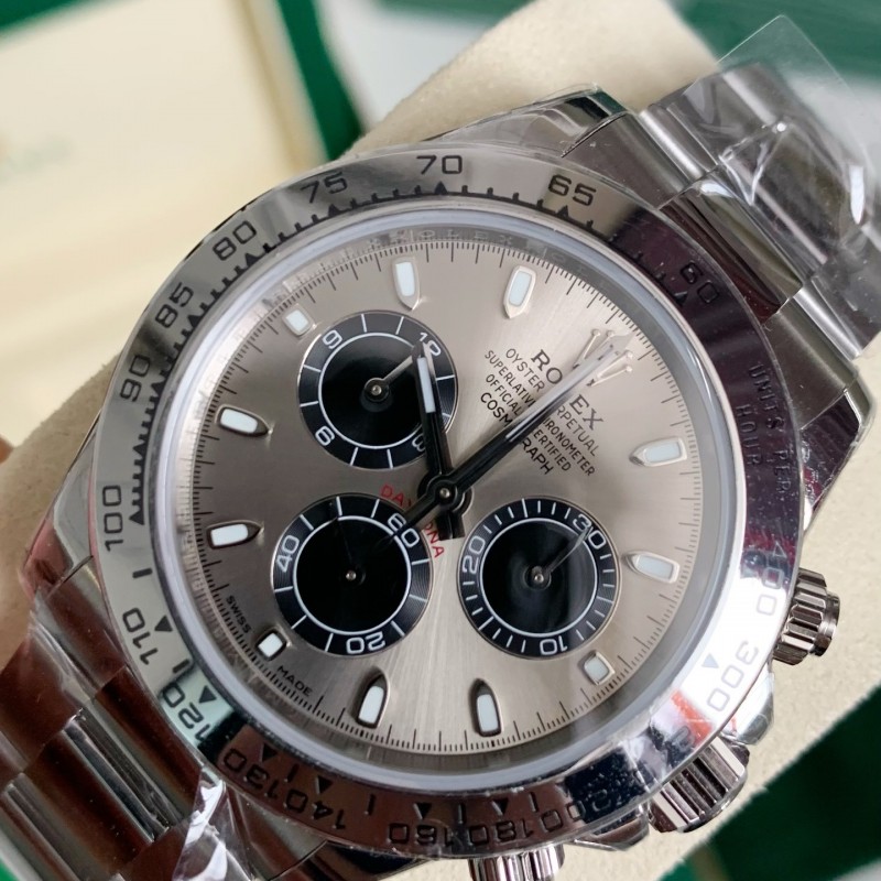 R*l*x Trithong had his own Cal.4130