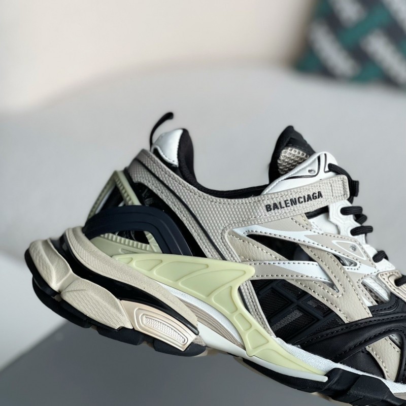 Ba*len*cia*ga Runner Sneakers