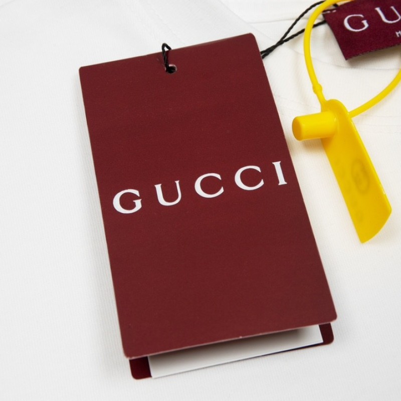 G*u*i English letters T-shirt