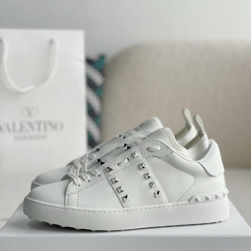 va*t*no One Stud Sneakers