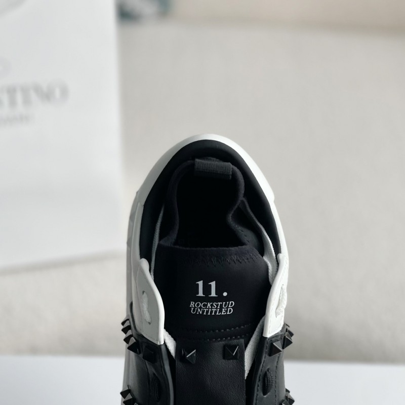 va*t*no One Stud Sneakers