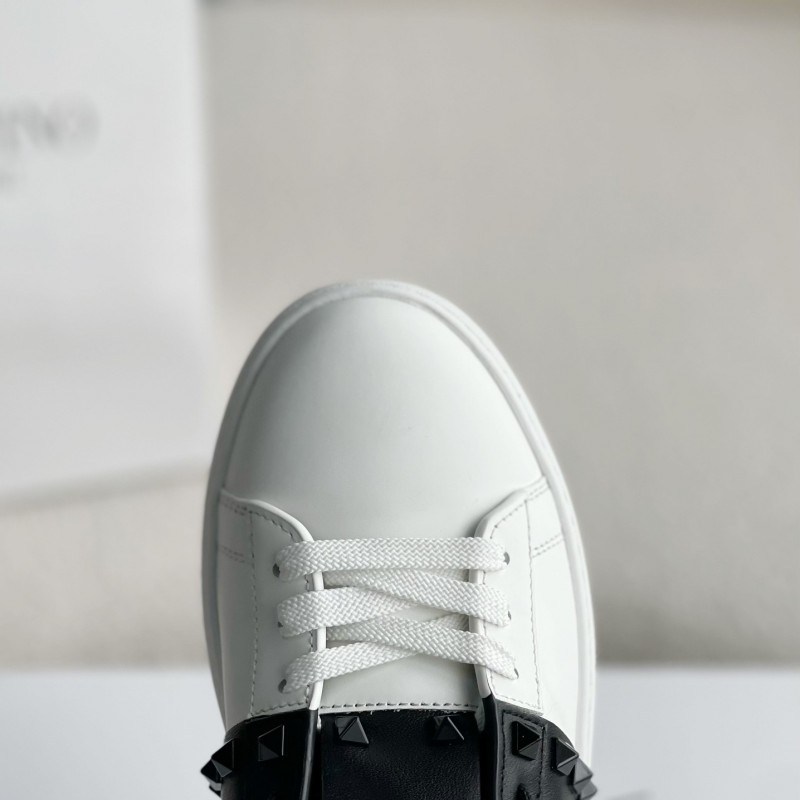 va*t*no One Stud Sneakers