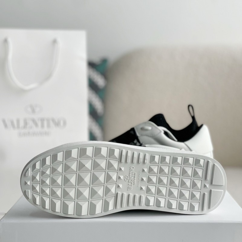 va*t*no One Stud Sneakers