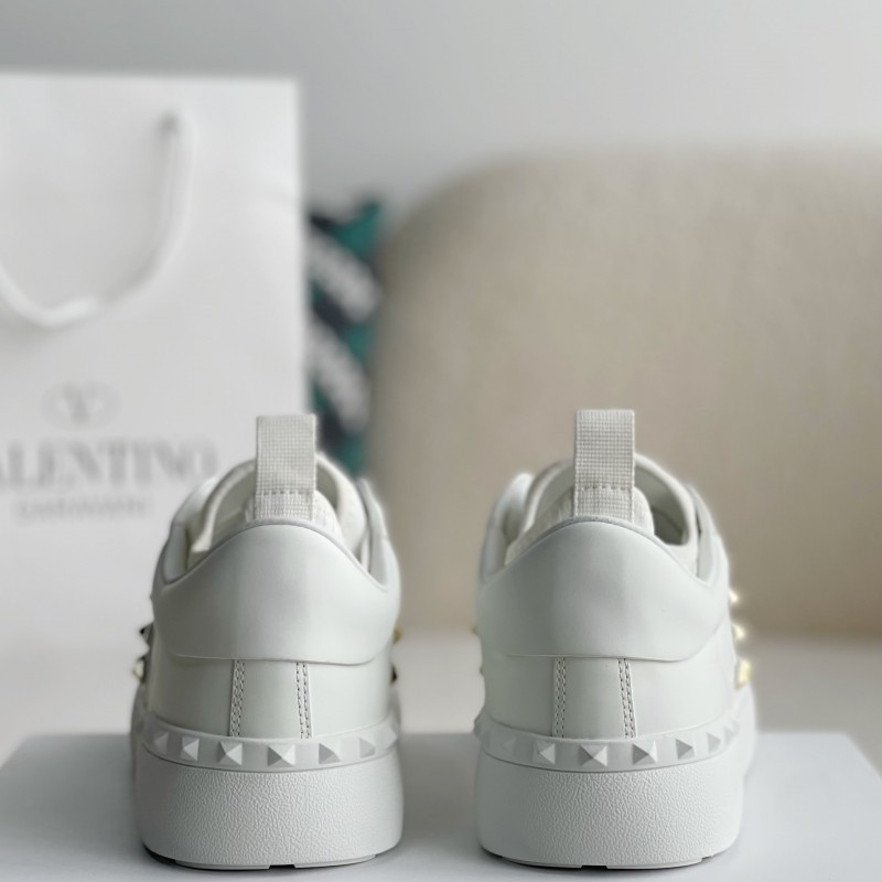 va*t*no One Stud Sneakers