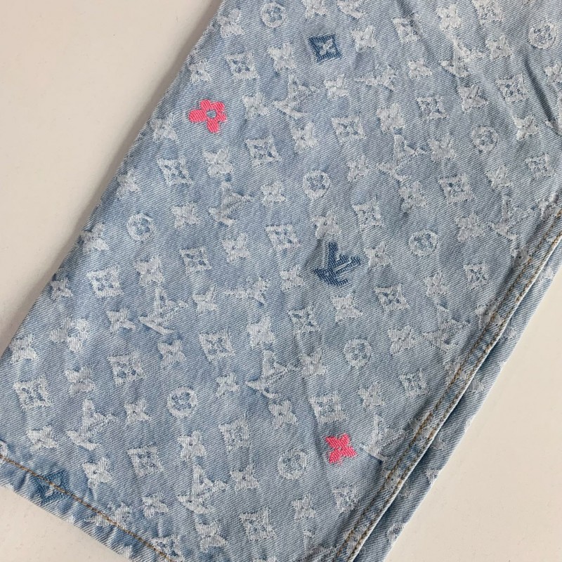 L0*is V*t0n  Costumes