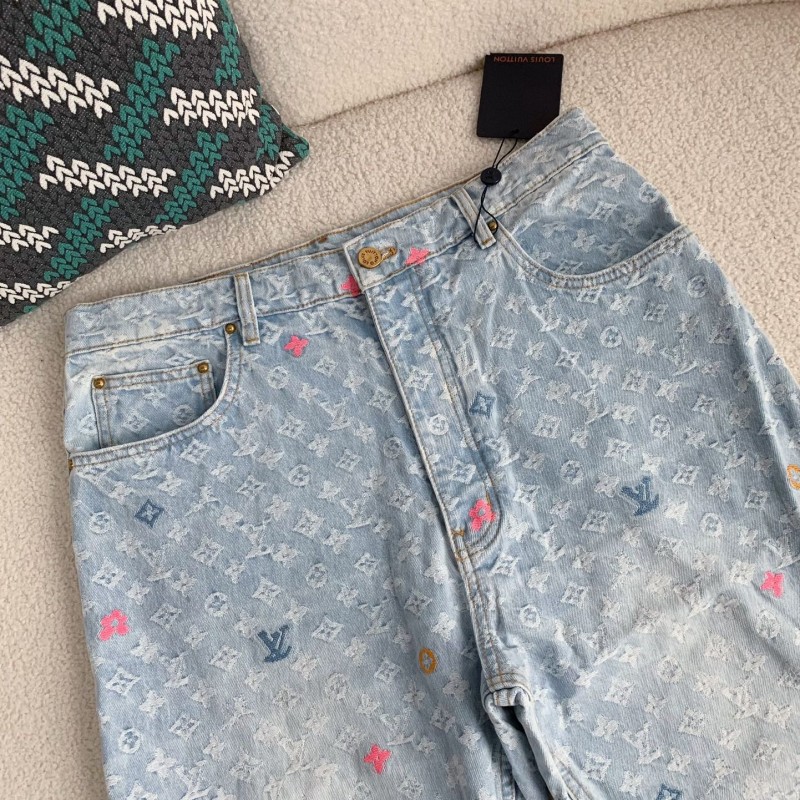 L0*is V*t0n  Costumes