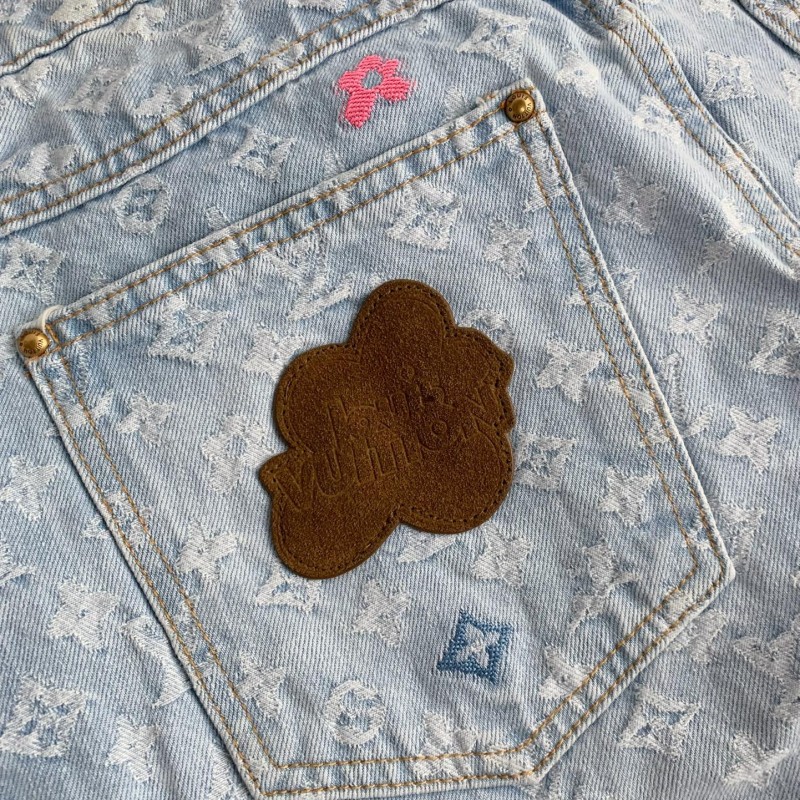 L0*is V*t0n  Costumes