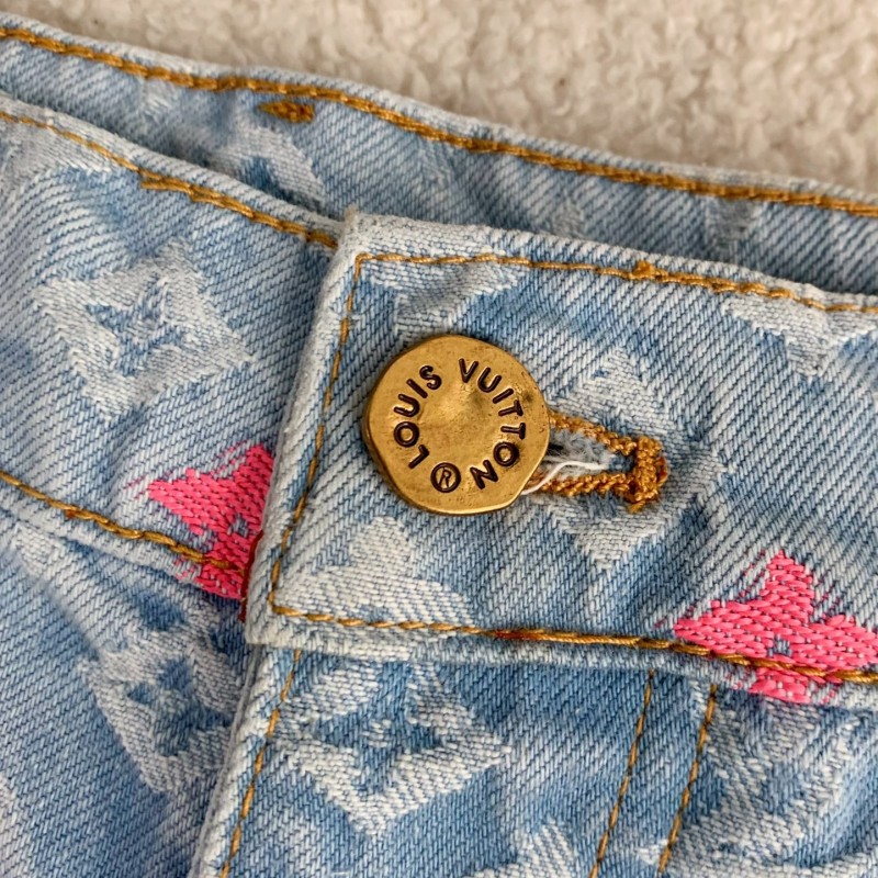 L0*is V*t0n  Costumes