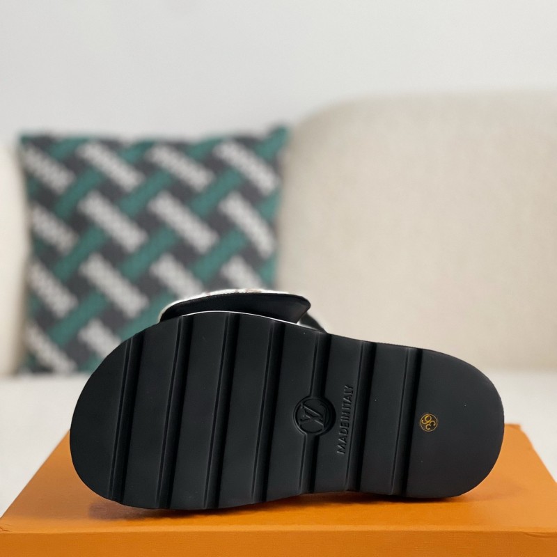 L0*is V*t0n SLIPPERS