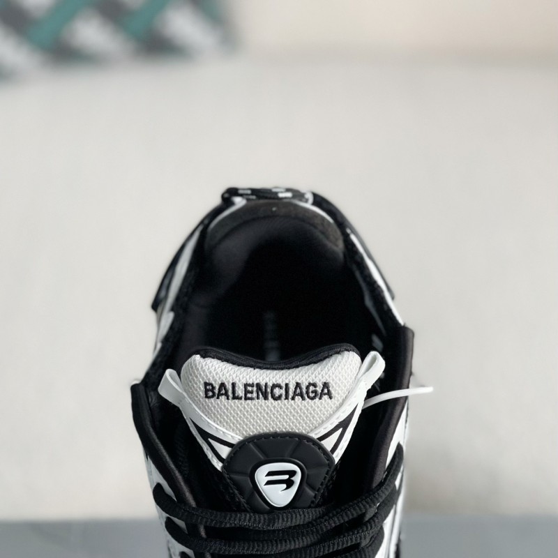 Ba*len*cia*ga Runner Sneakers