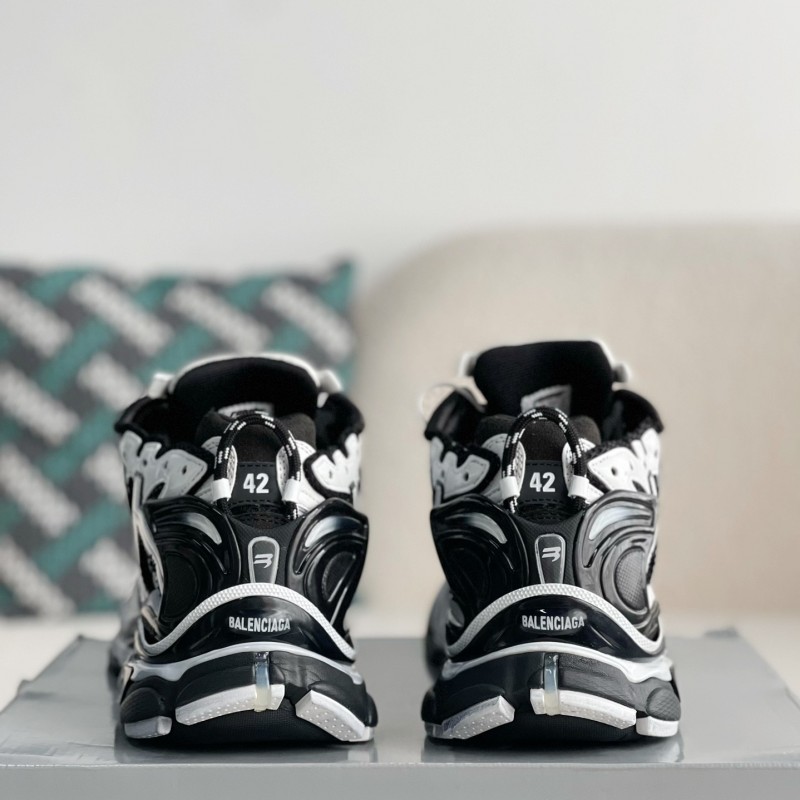 Ba*len*cia*ga Runner Sneakers